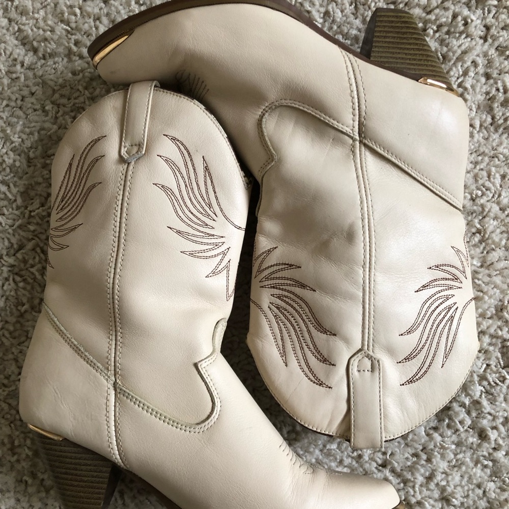 dingo Cream Western Heeled Boots